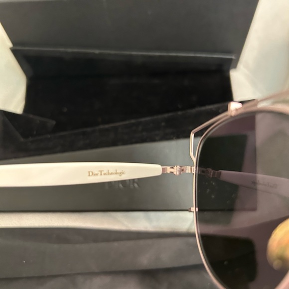 Christian Dior Sunglasses - Picture 6 of 9